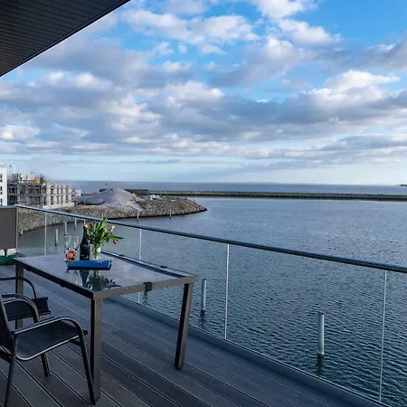 Jazz Art's Penthouse Apartment *